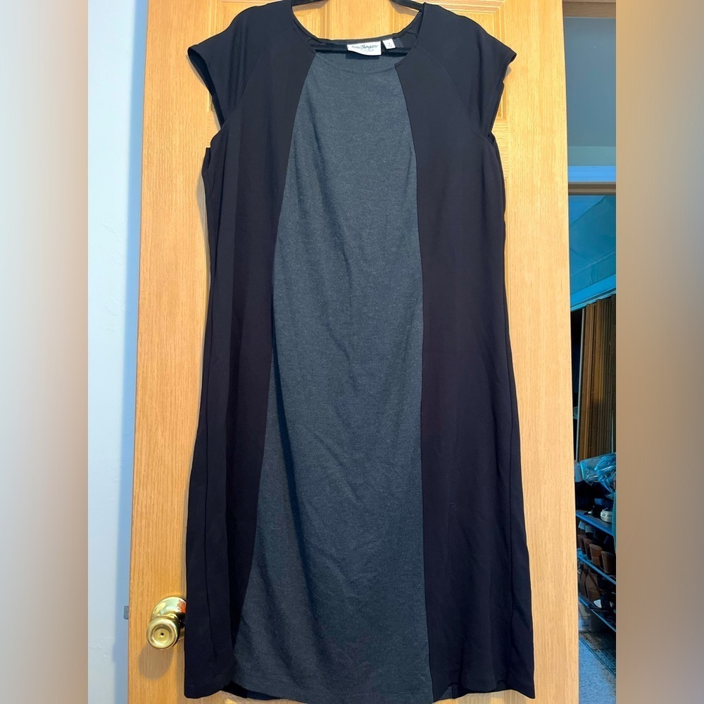 Norm Thompson Black and Gray Color Block Dress